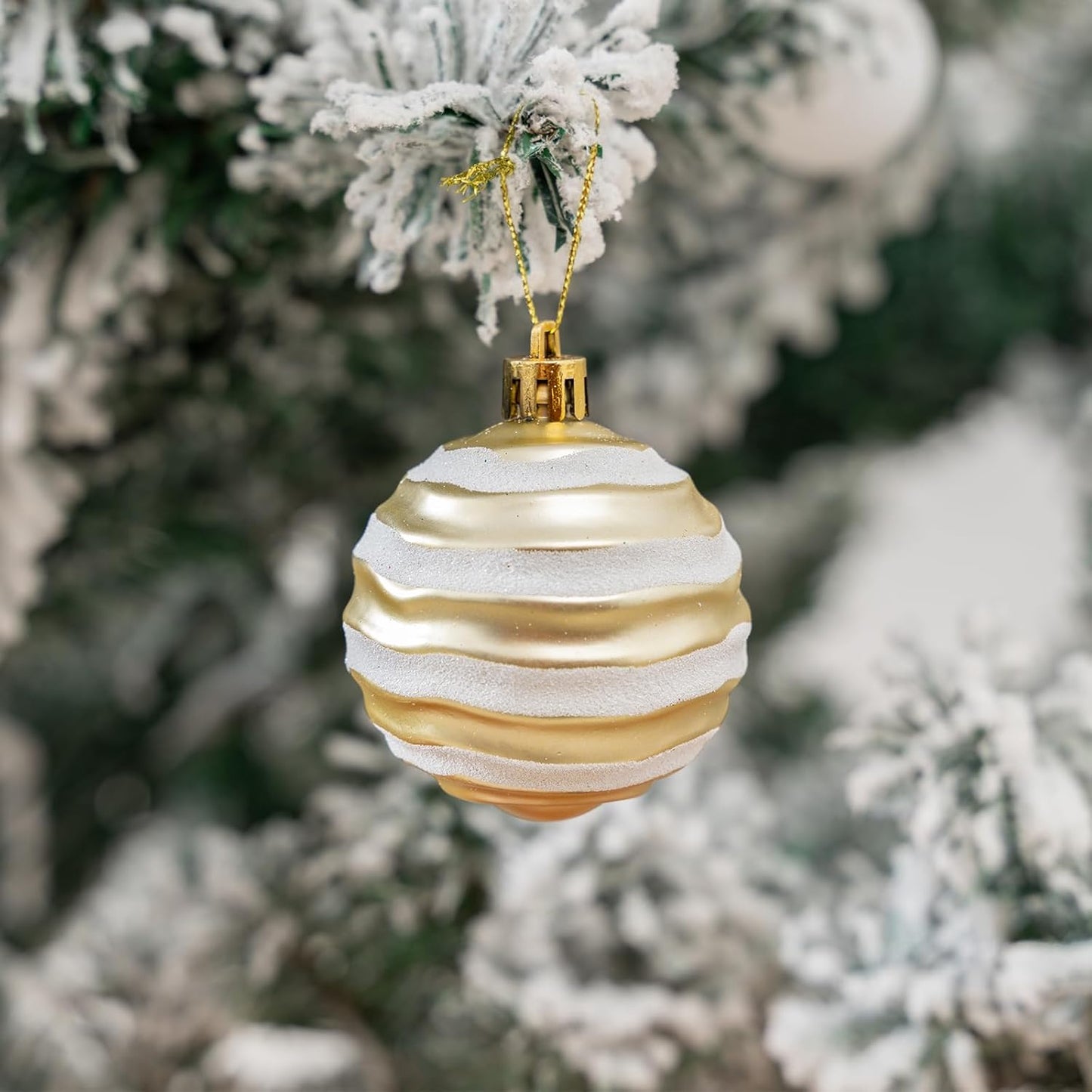 100Pcs Christmas Balls Ornaments Set, Shatterproof Christmas Decorations with Hand-held Gift Package for Xmas Tree/Holiday/Wedding/Holiday/Party Decor (Gold & White)