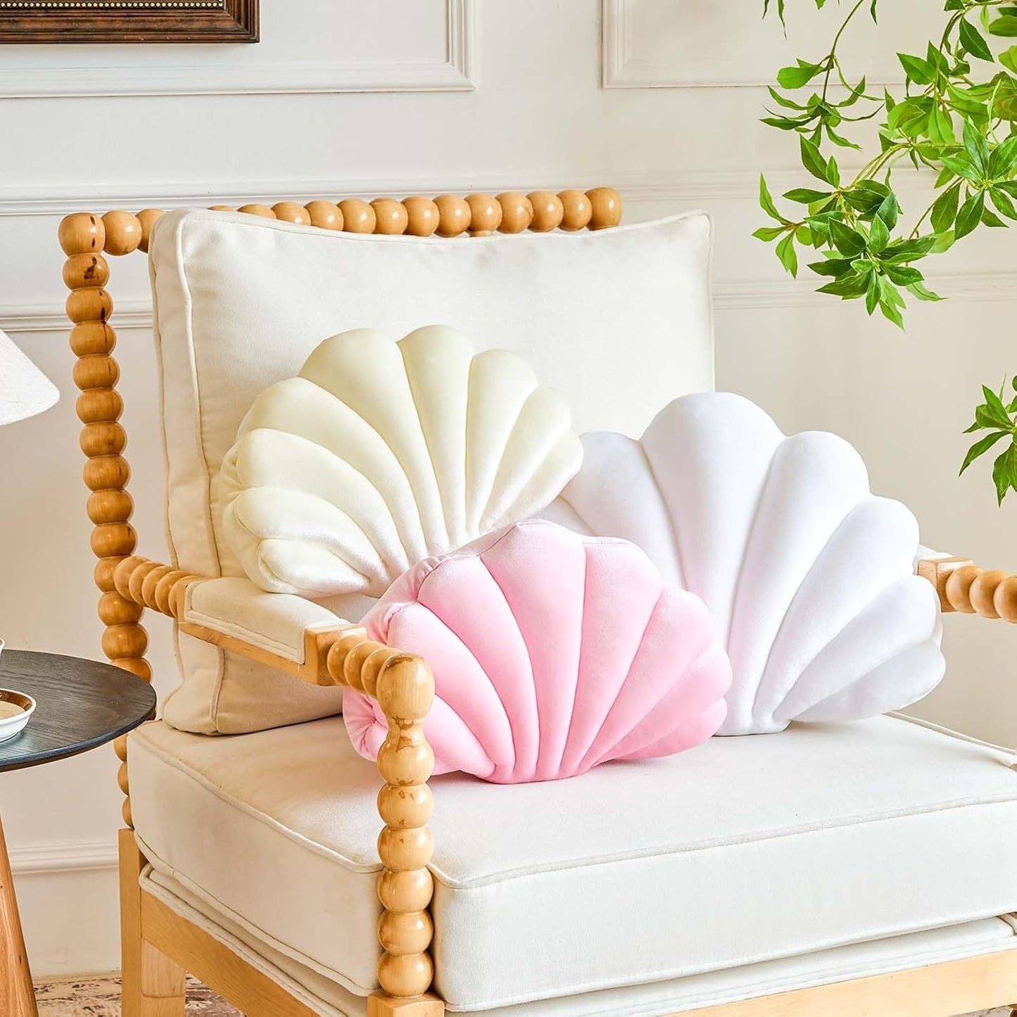 Cream Seashell Throw Pillows, Shell Shaped Throw Pillows, 13 Inch Soft Velvet Home Decorative Pillow Plush Cushion for Bed Couch Living Sofa Room Decor Accent Throw Pillow