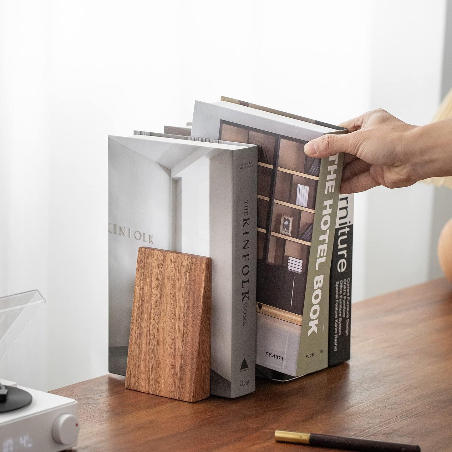 Muso Wood Book Ends, Thickened Wooden Bookends for Heavy Books, Creative Decorative Bookends for Shelves, Non-Skid Book Ends, Handmade Acacia Wood Bookends