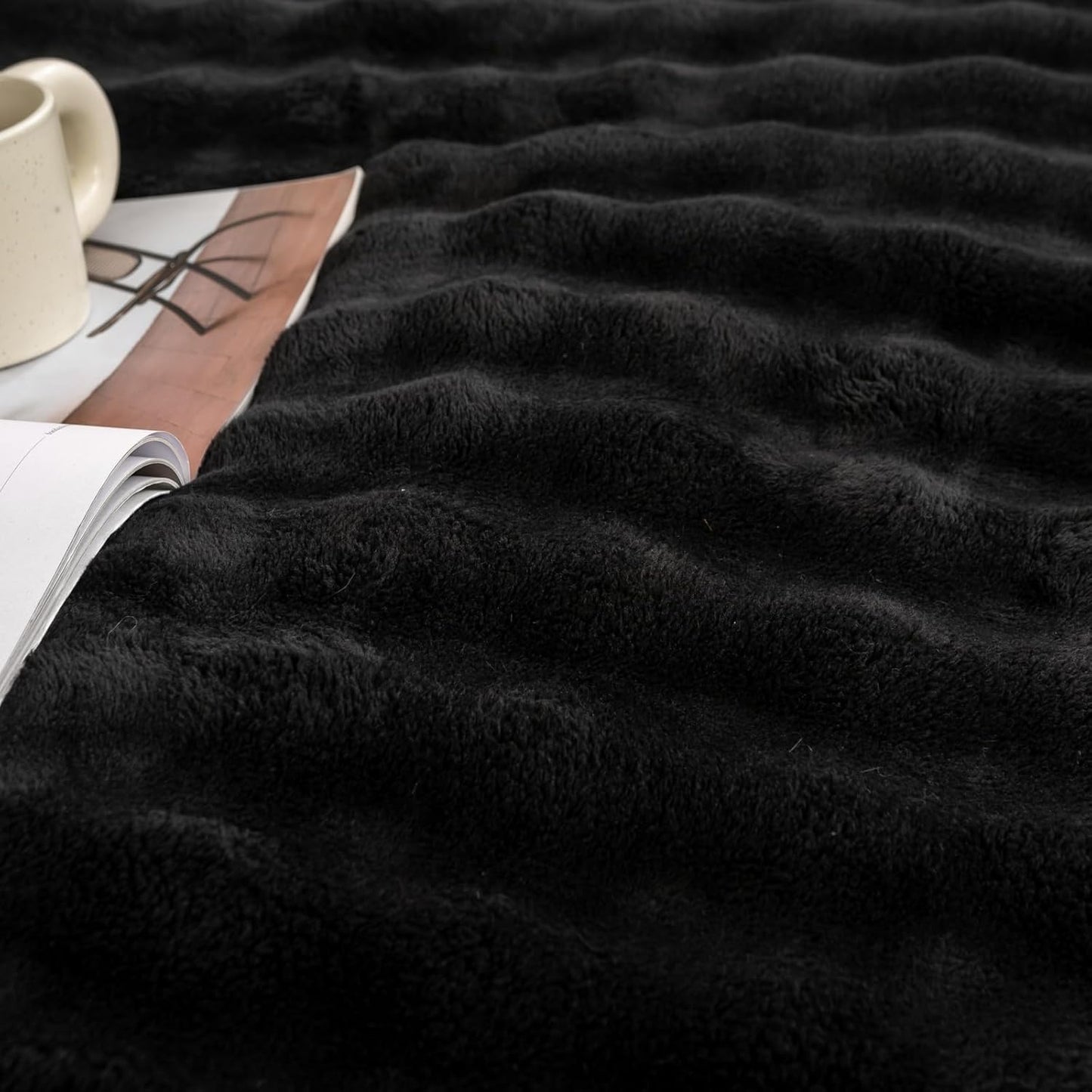 YUSOKI Luxury 3D Bubble Throw Blanket 3.1lb,All Ages,Home Decoration, (Black,60 * 80inches)