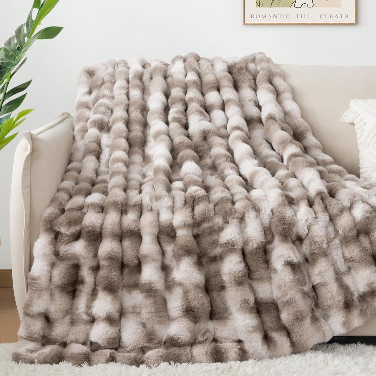 Touchat Luxury 1000GSM Rabbit Faux Fur Blanket, Super Heavy Warm Cozy Brown Blankets for Couch Bed Sofa, Ruched Plush Fuzzy Elegant Soft Reversible Mink Blanket Living Room Bedroom, 90" x 90"