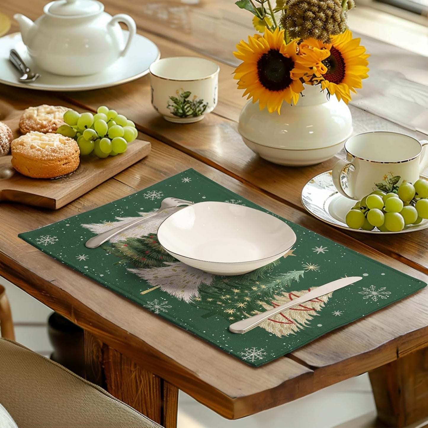 Green Christmas Tree Placemats Set of 4, 12x18 Inch Xmas Trees Snowflakes Winter Holiday Place Mats Seasonal Washable Linen Table Mats for Indoor Outdoor Kitchen Dining Party Décor