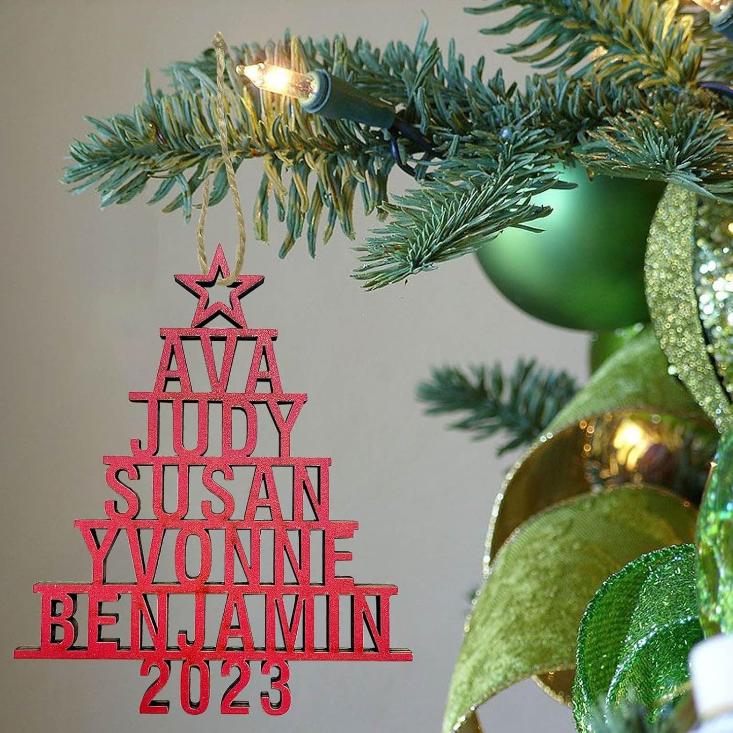 2025 Personalized Christmas Ornaments Family of 2/3/4/5/6/7/8,Custom Christmas Tree Ornaments Deorations with Names,Customized Xmas Ornament Tree Deorations,Personalized Wooden Ornament Gifts