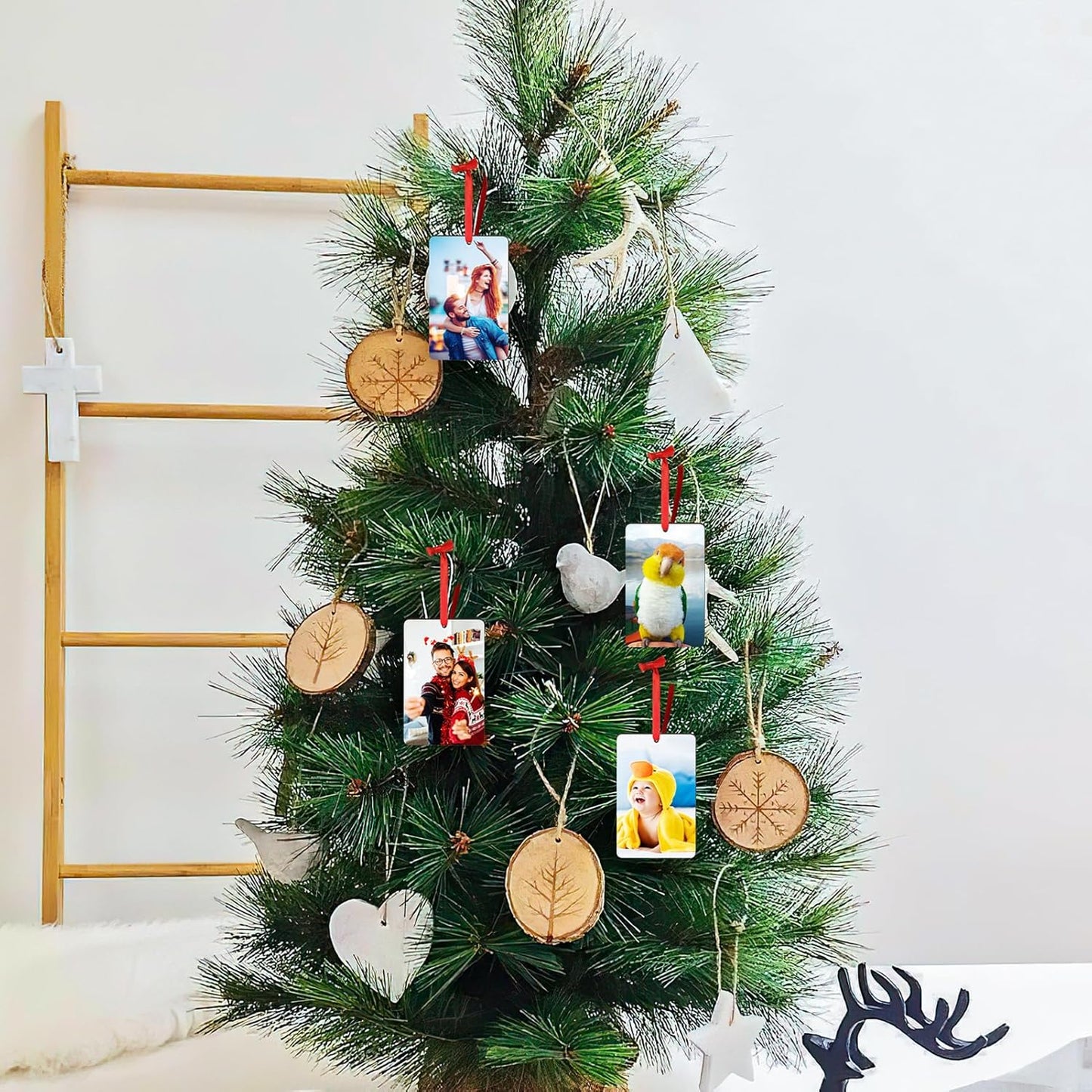 Personalized Christmas Ornaments 2025 Wood Custom Picture Text Hanging Ornament Customized Christmas Tree Decorations Keepsake Gift for Family Couples Xmas Tree Home Decor