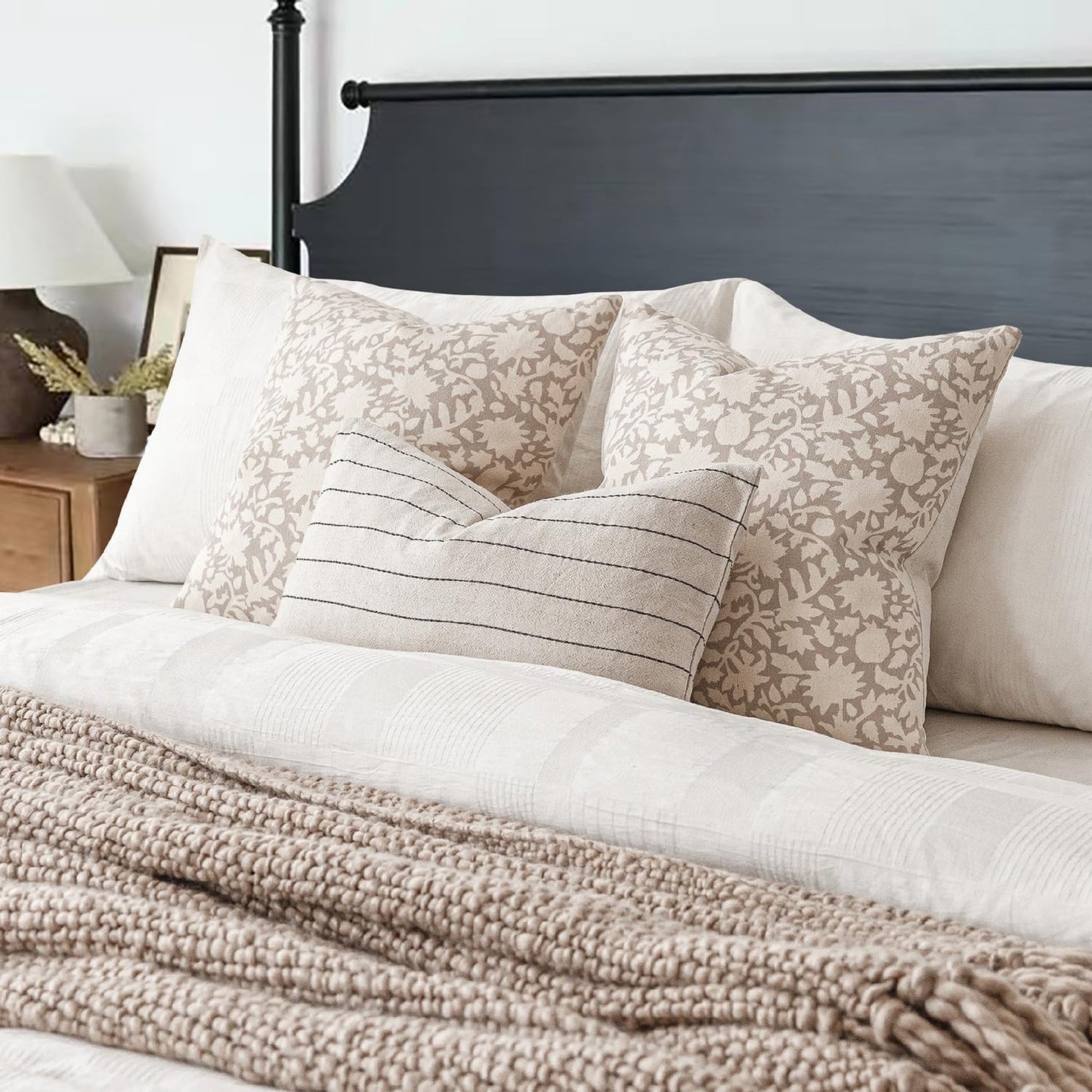 Foindtower Set of 2 Decorative Neutral Floral Throw Pillow Covers Accent Farmhouse Cushion Covers Boho Lumbar Pillowcase for Couch Sofa Bedroom Living Room Home Decor Outdoor,12×20 Inch,Ivory Beige