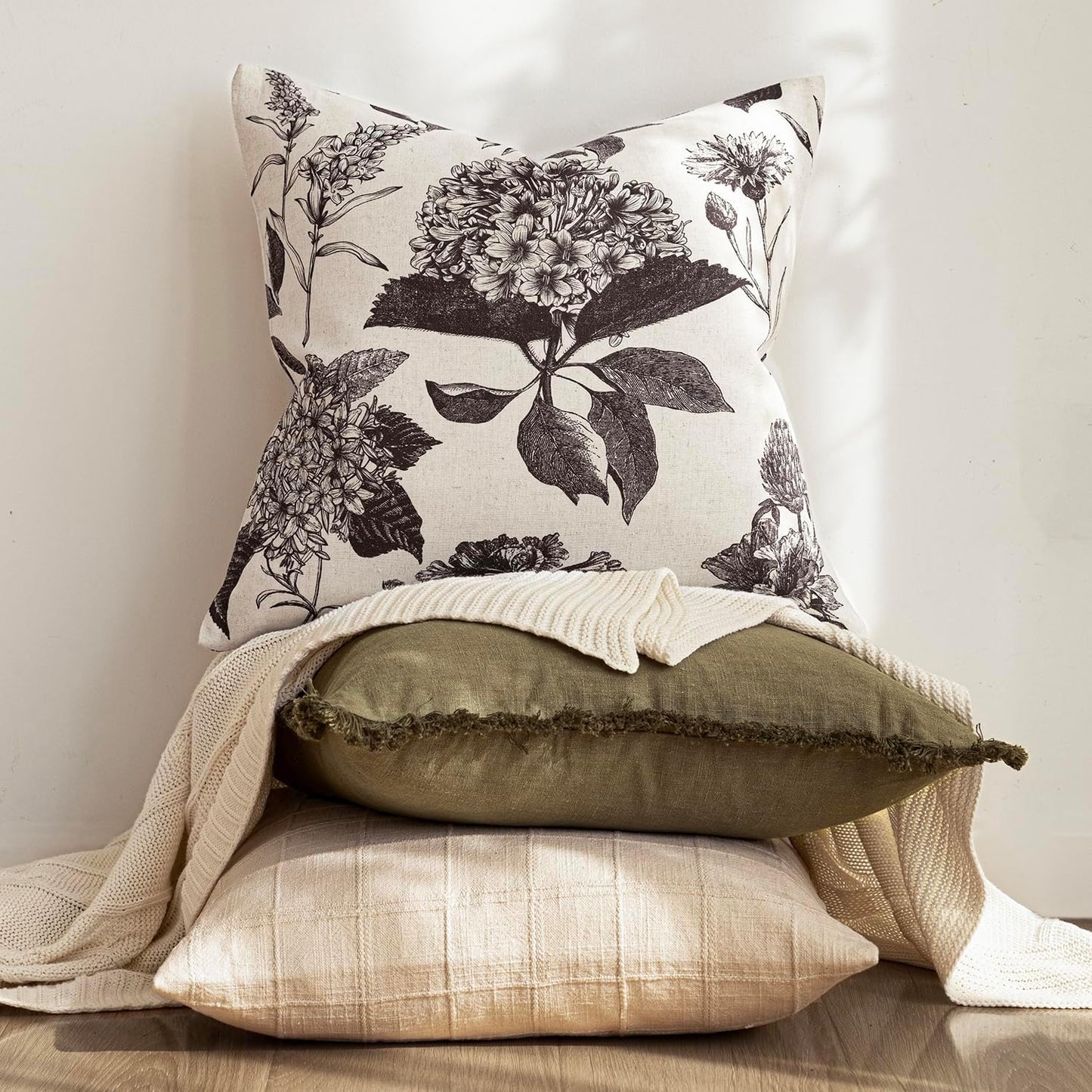 Foindtower Set of 2 Linen Floral Vintage Throw Pillow Covers Neutral Accent Print Decorative Cushion Covers Farmhouse Boho Home Decor for Sofa Chair Couch Bedroom Living Room Outdoor,20×20 Inch,Black