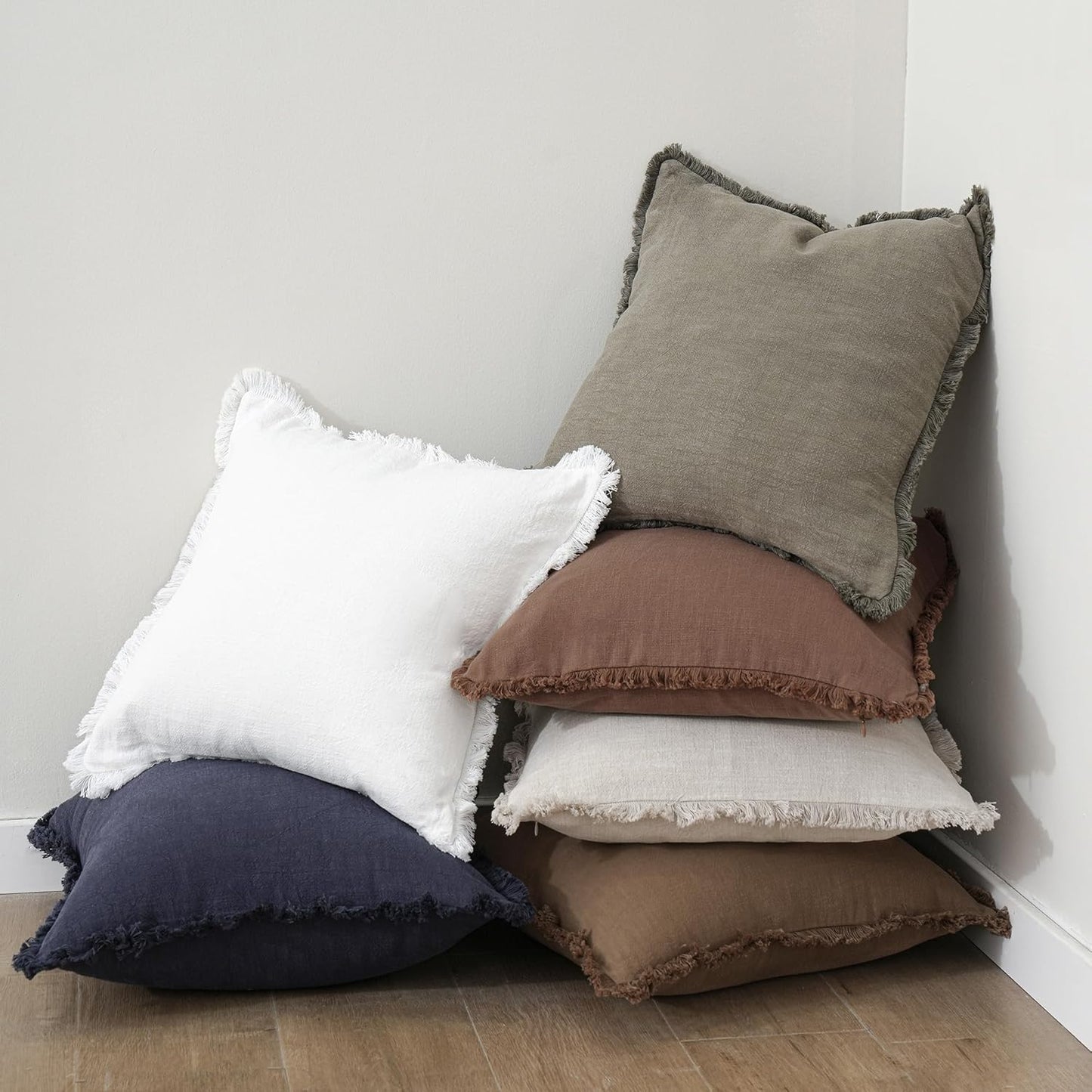 Foindtower Set of 2 Decorative Linen Fringe Throw Pillow Covers Cozy Boho Farmhouse Cushion Cover with Tassels Soft Accent Pillowcase for Couch Sofa Bed Living Room Home Decor, 22×22 Inch, Rust