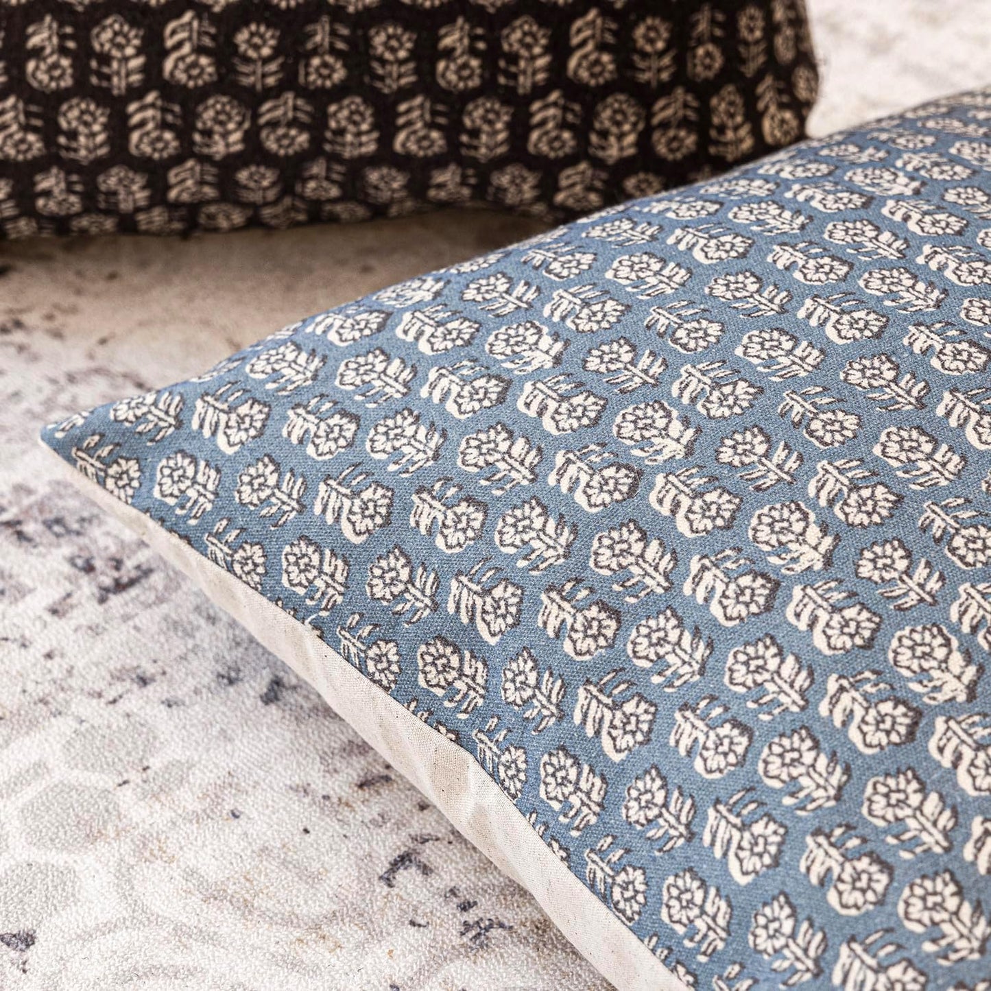 Foindtower Set of 2 Decorative Neutral Floral Print Throw Pillow Covers Vintage Accent Farmhouse Cushion Covers Boho Home Decor for Sofa Couch Chair Bedroom Living Room Outdoor,22×22 Inch,Dusty Blue