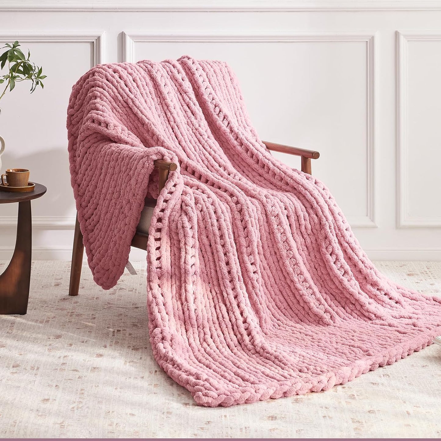 Chunky Knit Throw Blanket, 30''*40'' Knitted Throw Chenille Yarn for Bed Couch, Handmade Light Pink Crochet Big Thick Blanket, Machine Washable Cute Comfy Blanket for Home Decor
