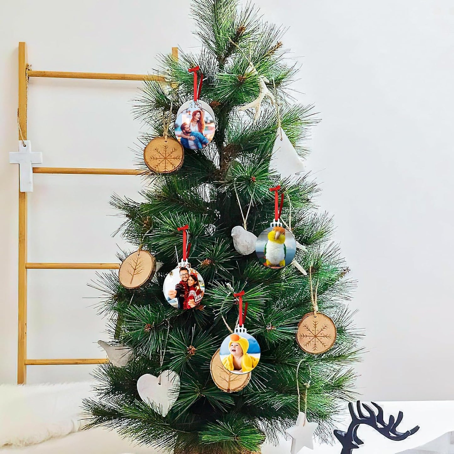 Personalized Christmas Ornaments 2025 Wood Custom Picture Text Hanging Ornament Customized Christmas Tree Decorations Keepsake Gift for Family Couples Xmas Tree Home Decor