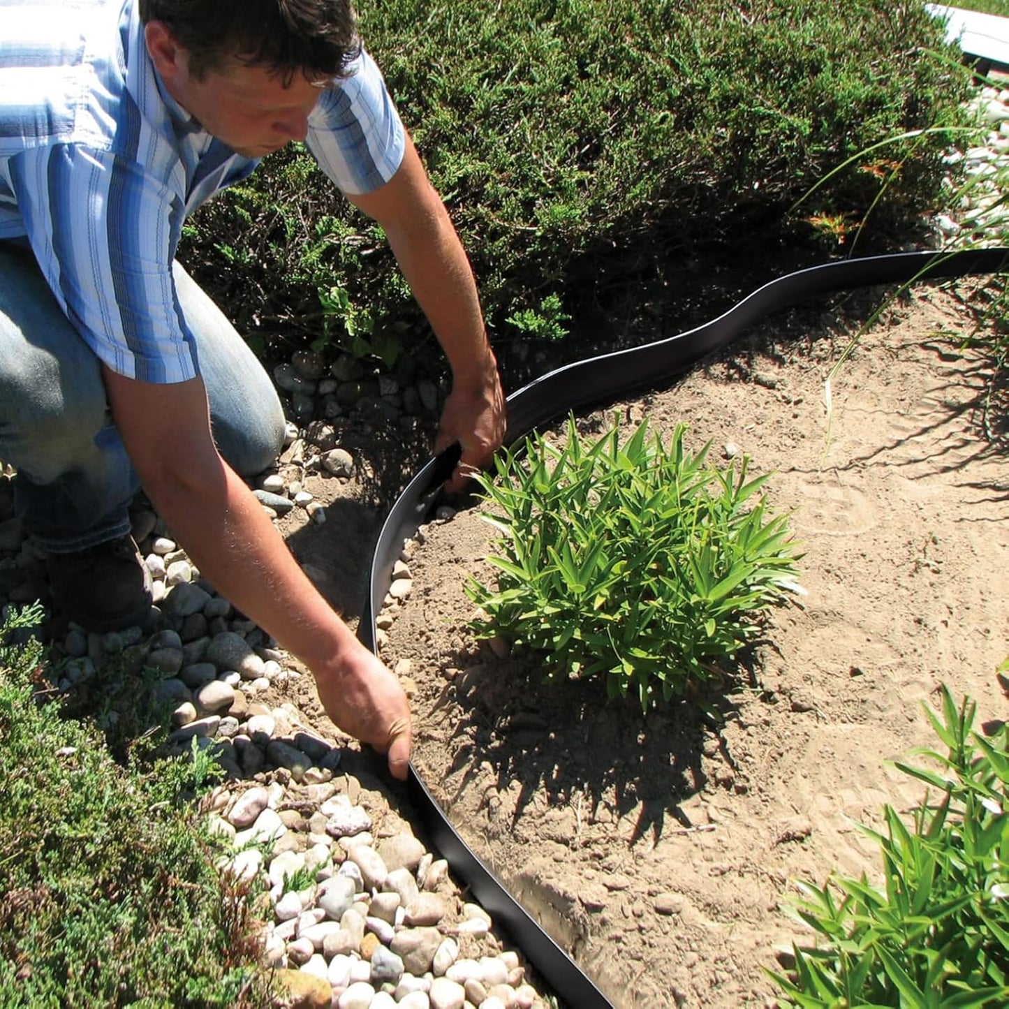 Greaner Landscape Edging Kit, Durable Plastic Garden Border Edging with 130 PCS Spikes, No Dig Edging for Landscaping, Flexible Lawn Edging for Garden, Flower Beds, Lawn, Yard, Pathway(Black, 66FT)