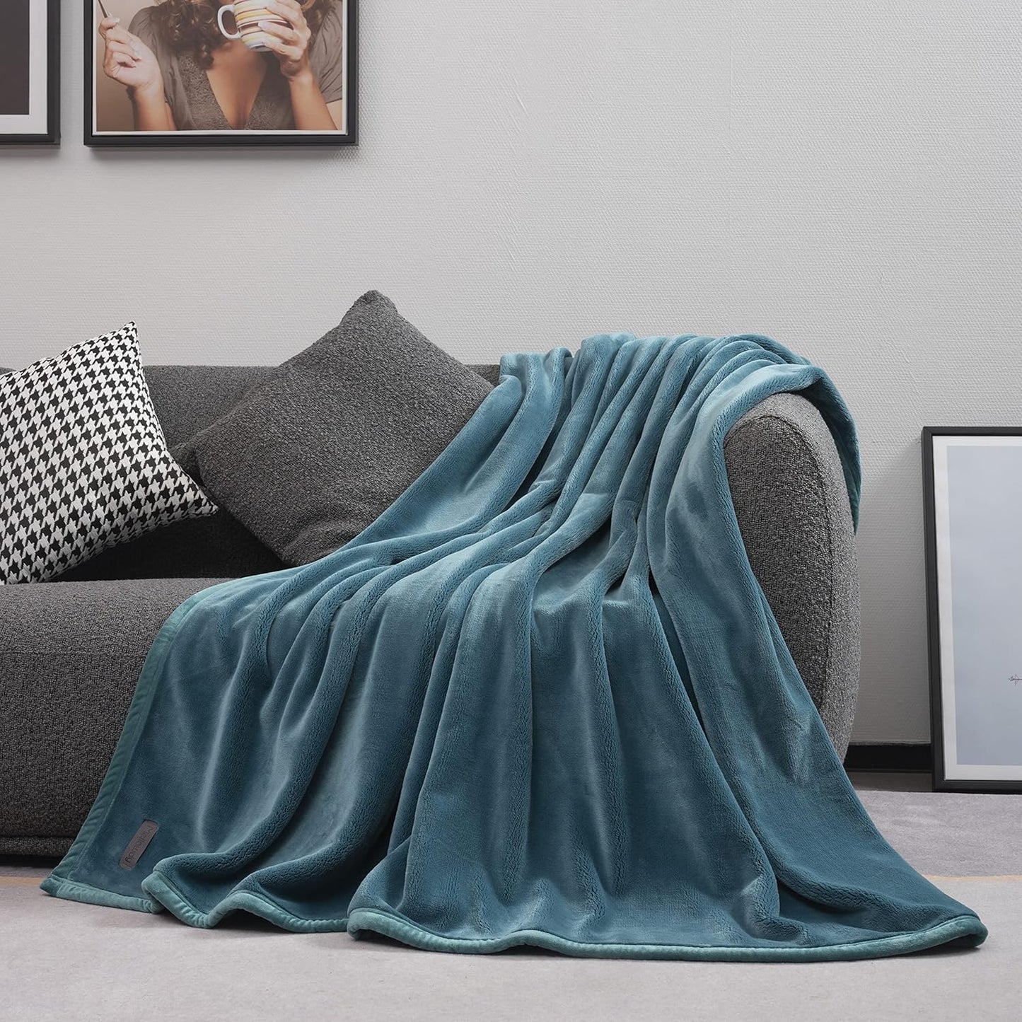Mellowdy Extra Thick Hearty Plush Flannel Blanket (Deep Turquoise, 60x80) - 500GSM Twin Size Warm Blanket for Winter, Fall | Soft, Fluffy, Cuddly, Perfect for Bed, Oversized Throw for Couch, Sofa