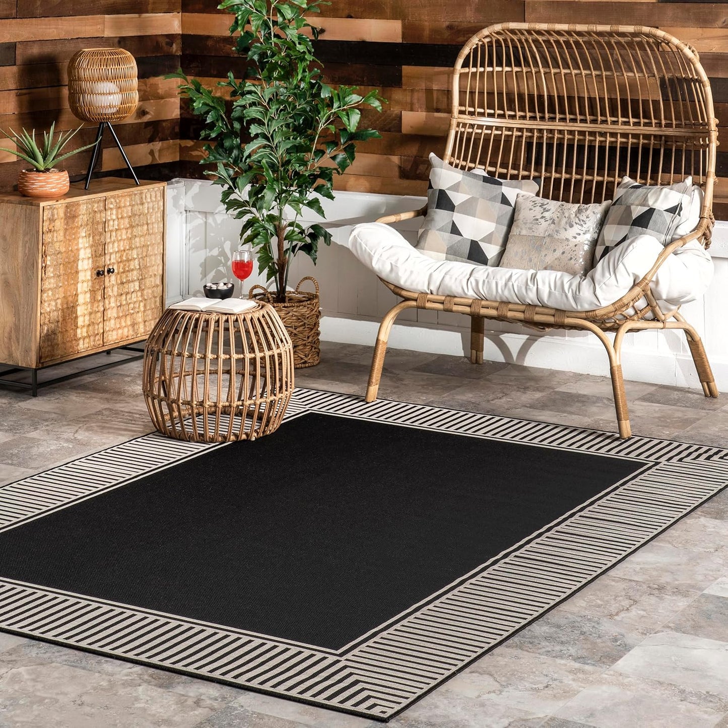 nuLOOM 4' x 6' Outdoor Area Rug, Casual Design With Striped Border, Stain Resistant, Highly Durable, For Patio, Balcony, Bedroom, Living Room, Dining Room, Bathroom, Black