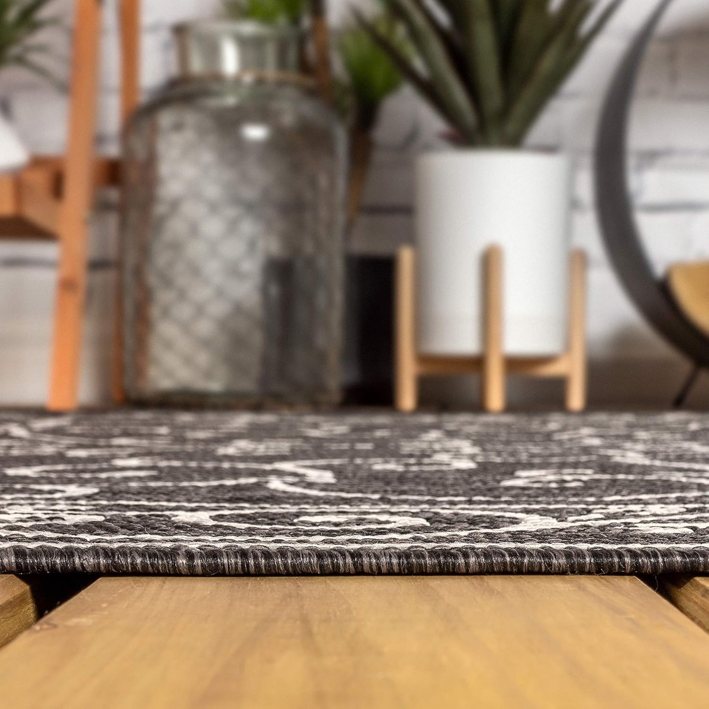 JONATHAN Y Vintage Filigree Indoor Outdoor Octagon Area Rug 5 Ft Black/Gray, Charleston Textured Weave for Backyard, Patio, Porch, Easy-Cleaning, High Traffic, Pet-Friendly, Non-Shedding SMB106G-5TGN