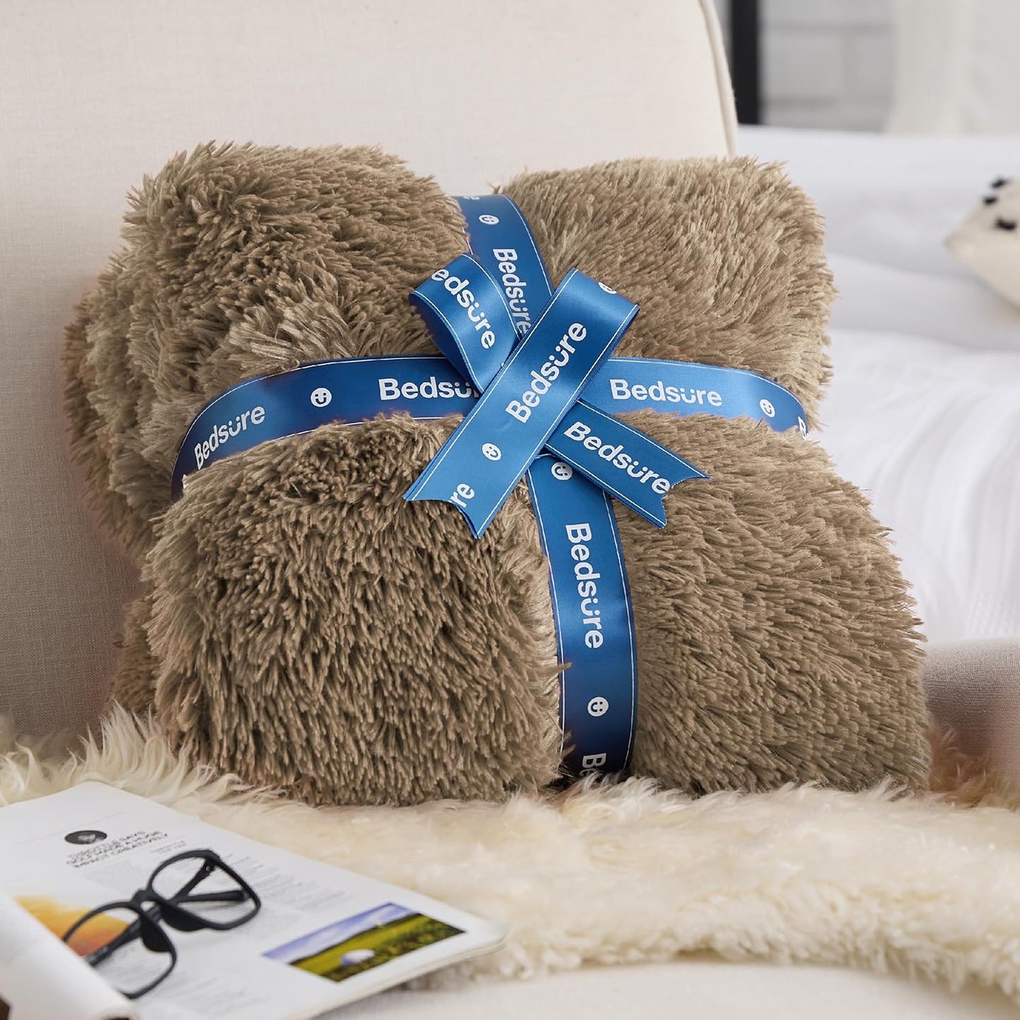 Bedsure GentleSoft Fluffy Light Chocolate Brown Throw Blanket, Brown Decor Cozy Gifts for Women Men, Soft Fuzzy Sherpa Fleece Plush Thick Warm Furry Faux Fur Throw Blanket for Couch, Bed, 50x60