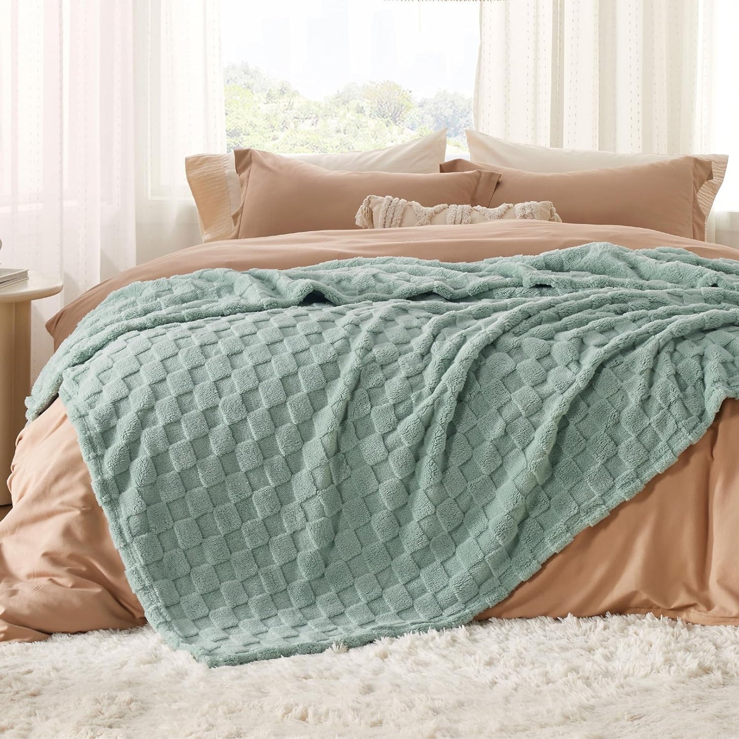 Bedsure GentleSoft California King Blanket for Bed - Super Soft Cozy Blankets for Women Men Girls, Large Fuzzy Fleece Throw for Bedroom Decor, Sage Green, 102x96 Inches