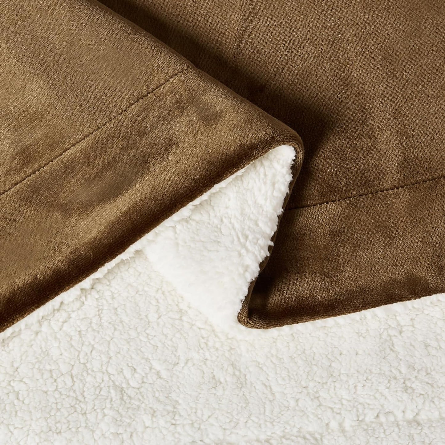 Amazon Basics Reversible Sherpa Throw Blanket, Brown, 50"x60"
