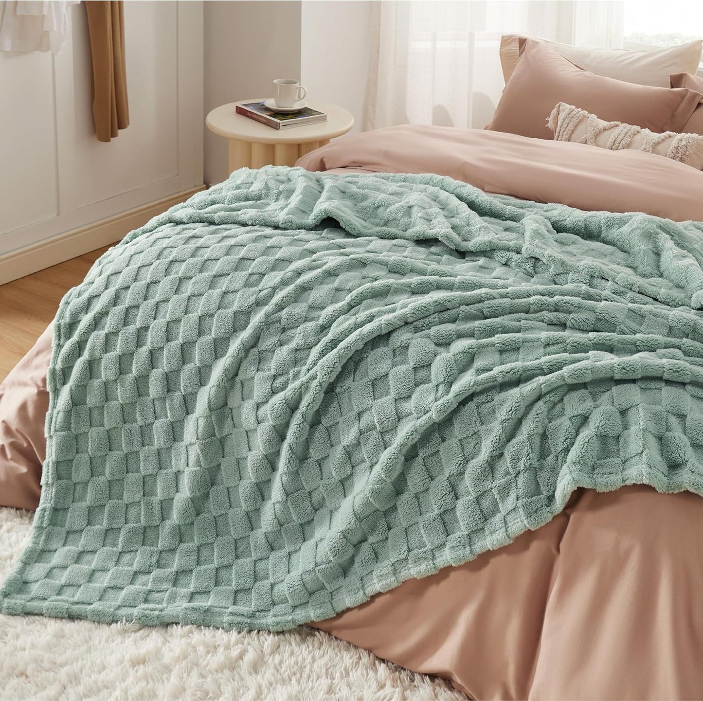 Bedsure GentleSoft California King Blanket for Bed - Super Soft Cozy Blankets for Women Men Girls, Large Fuzzy Fleece Throw for Bedroom Decor, Sage Green, 102x96 Inches